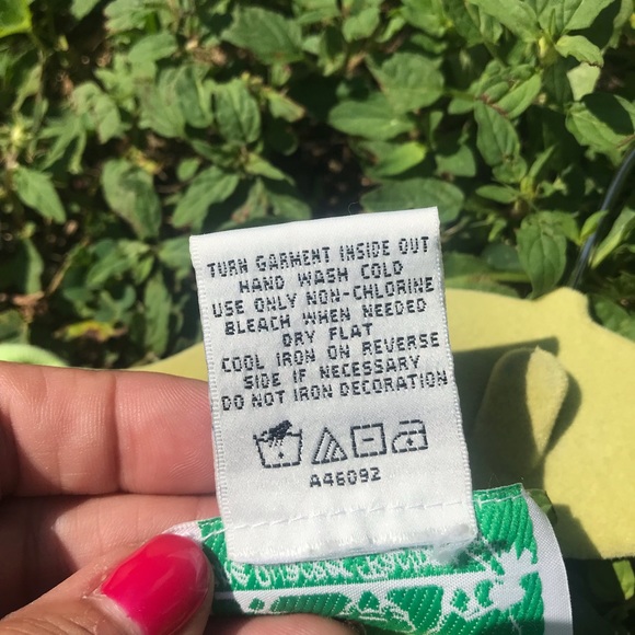 Lime green top with ladybug sequins - Picture 4 of 4